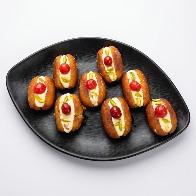 Gulab Jamun Sandwich.